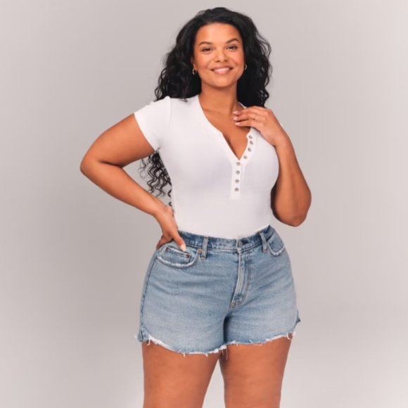 Abercrombie & Fitch Pants - Abercrombie & Fitch The Mom Jean Short Women Blue High Rise Denim Size 37/24 NWT